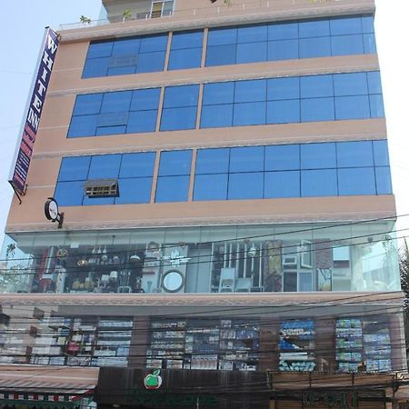 White Inn Luxury Residential Hotel Chittagong Exterior foto